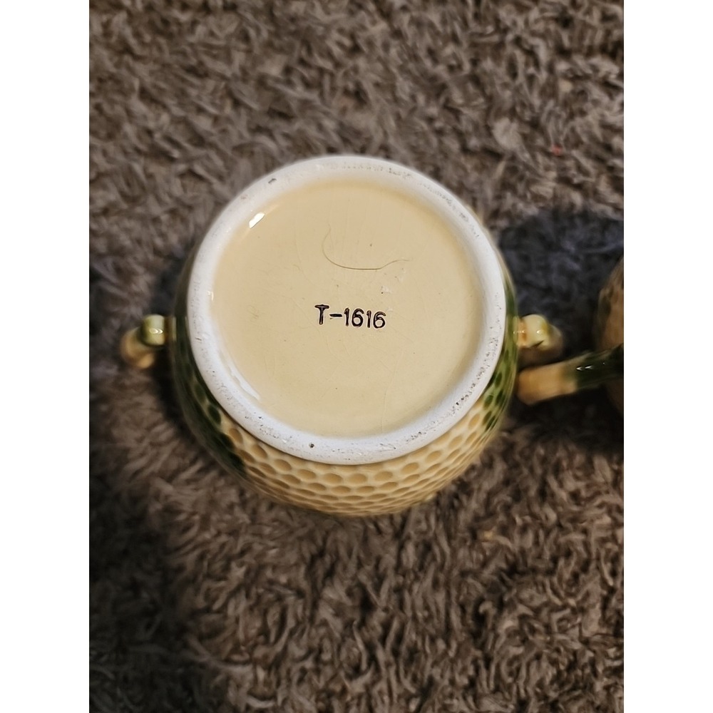 Vintage Honey Bee Hive Comb Clover Yellow Green Creamer and Sugar Set. Missing L - Picture 3 of 6